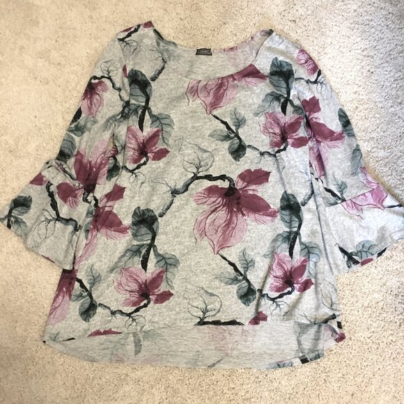 Canadian Clientele Bell Sleeve and Lace and Grommet Floral Sweater - Picture 10 of 16